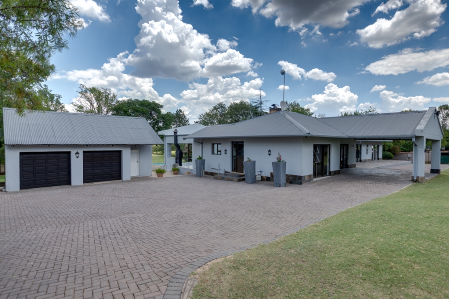 4 Bedroom Property for Sale in Miravaal Gauteng