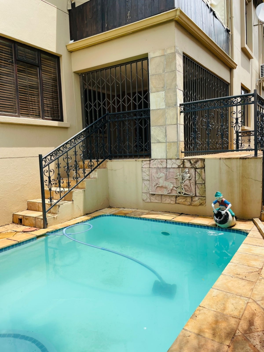 5 Bedroom Property for Sale in Chancliff Ridge Gauteng