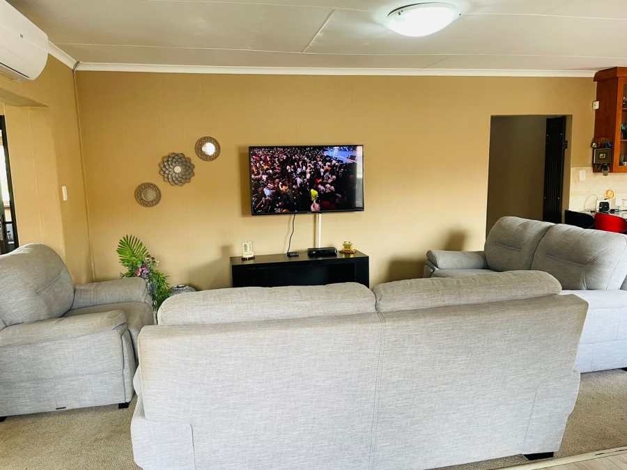 5 Bedroom Property for Sale in Chancliff Ridge Gauteng