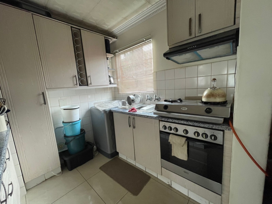 2 Bedroom Property for Sale in Lindhaven Gauteng