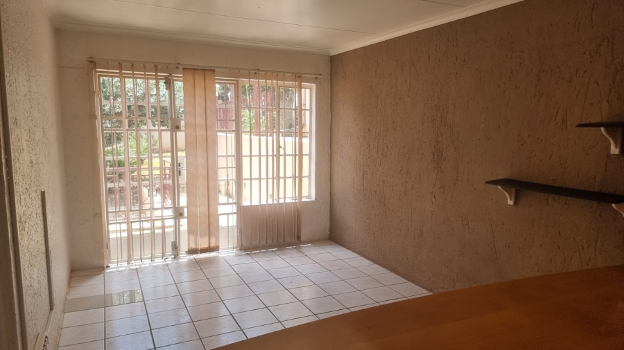 3 Bedroom Property for Sale in Roodekrans Gauteng