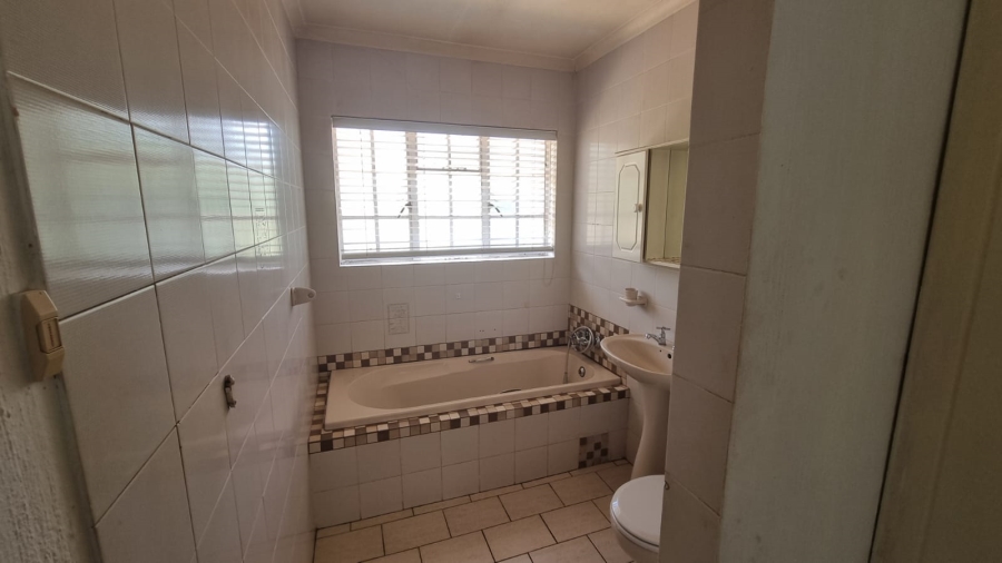 3 Bedroom Property for Sale in Roodekrans Gauteng