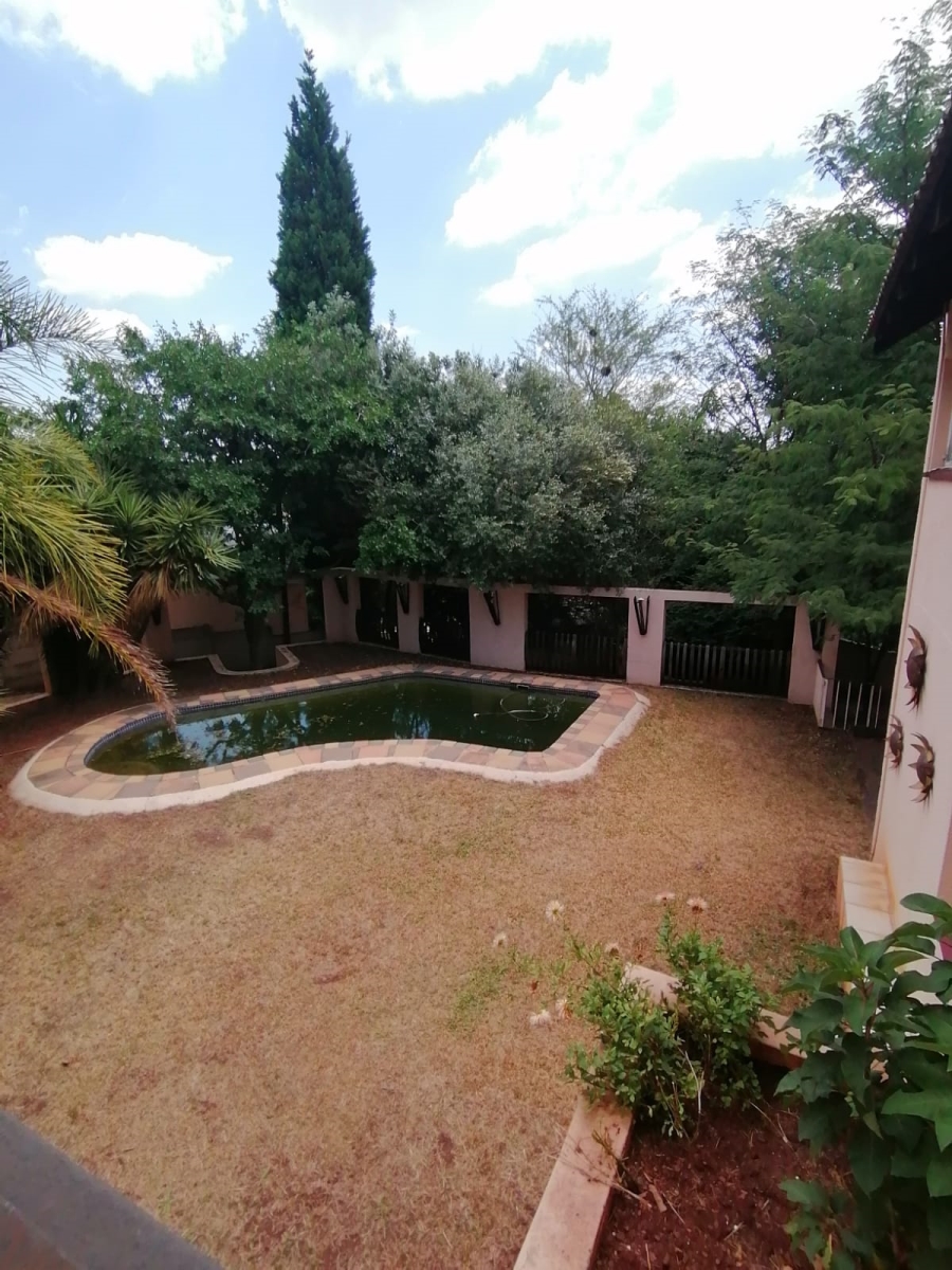 3 Bedroom Property for Sale in Roodekrans Gauteng