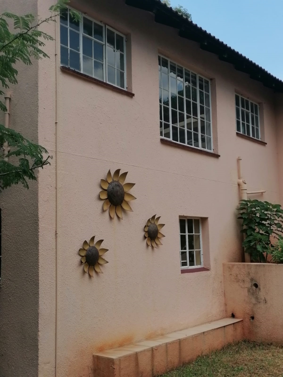 3 Bedroom Property for Sale in Roodekrans Gauteng