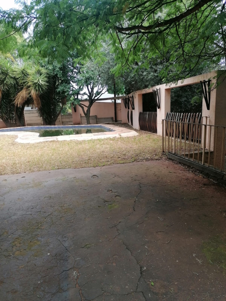 3 Bedroom Property for Sale in Roodekrans Gauteng