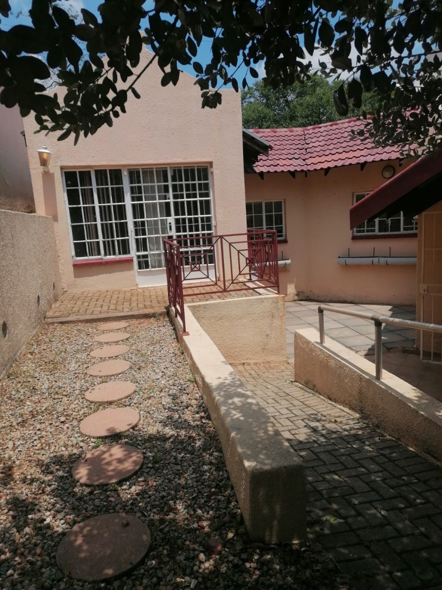 3 Bedroom Property for Sale in Roodekrans Gauteng