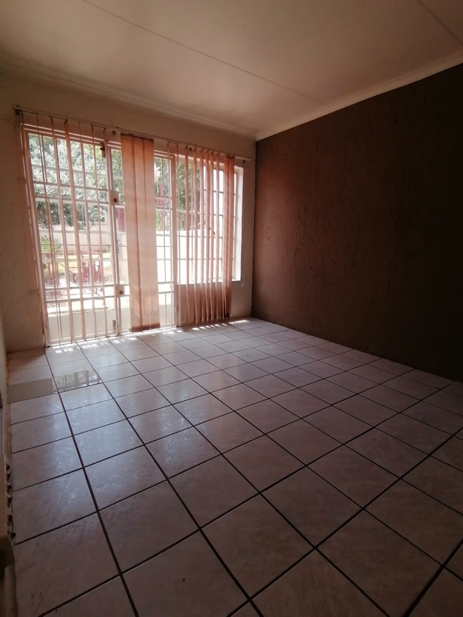 3 Bedroom Property for Sale in Roodekrans Gauteng