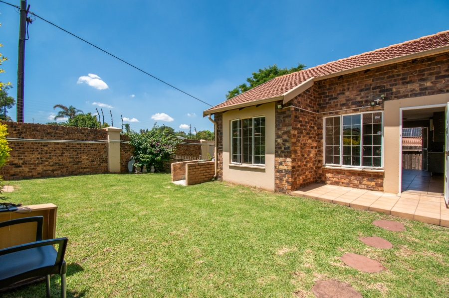 2 Bedroom Property for Sale in Allens Nek Gauteng