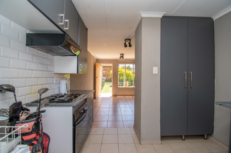 2 Bedroom Property for Sale in Allens Nek Gauteng