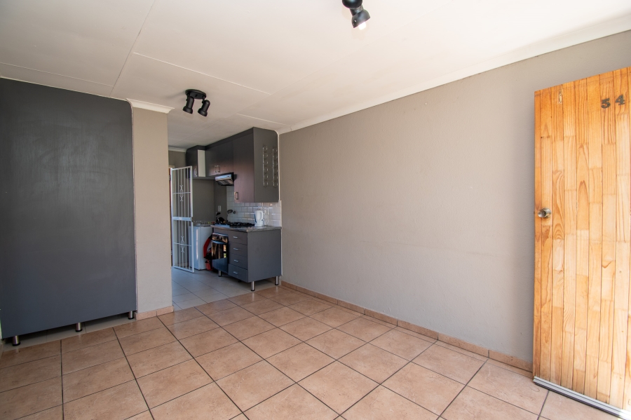 2 Bedroom Property for Sale in Allens Nek Gauteng