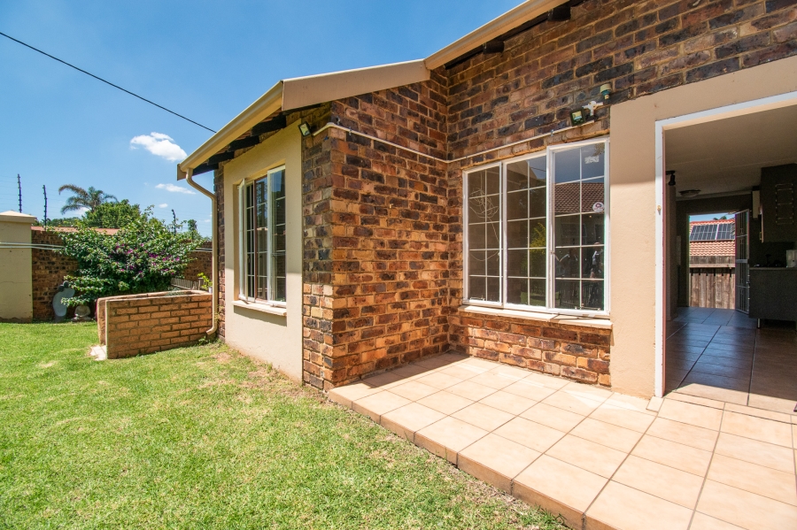 2 Bedroom Property for Sale in Allens Nek Gauteng