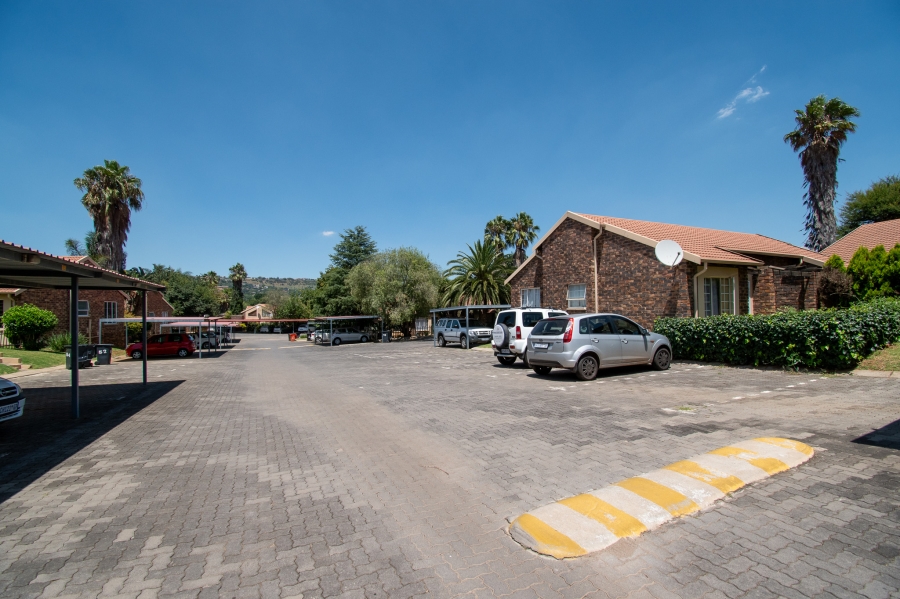 2 Bedroom Property for Sale in Allens Nek Gauteng