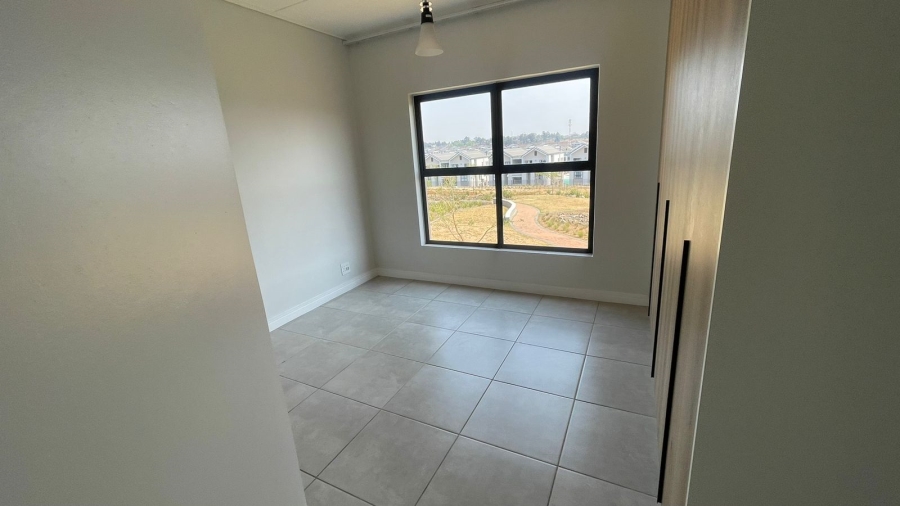 To Let 2 Bedroom Property for Rent in Waterfall Gauteng