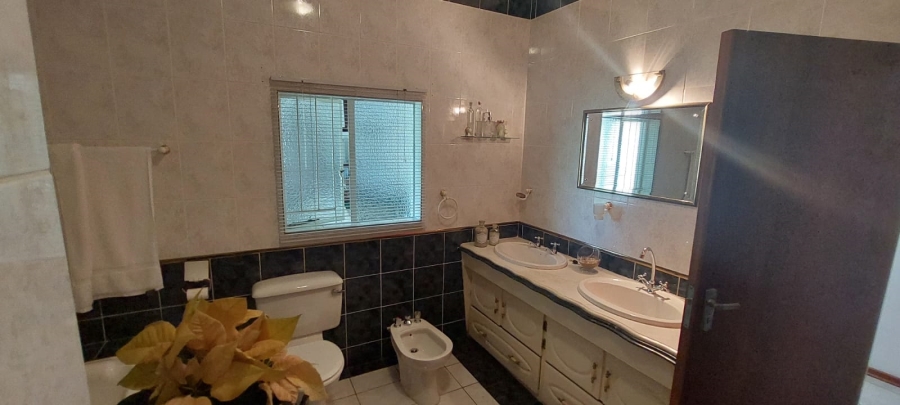 4 Bedroom Property for Sale in Fairlead Gauteng