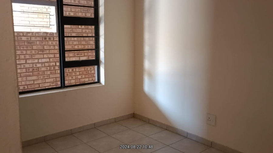 2 Bedroom Property for Sale in Cloverdene Gauteng