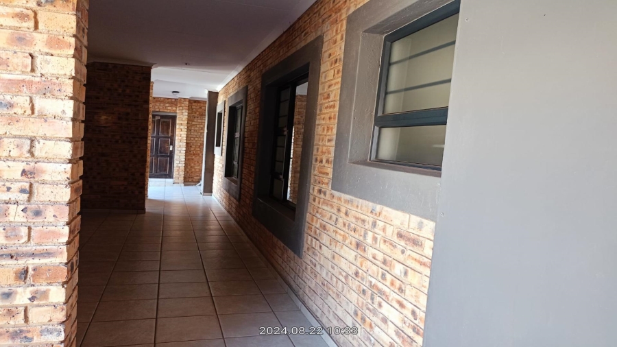 2 Bedroom Property for Sale in Cloverdene Gauteng