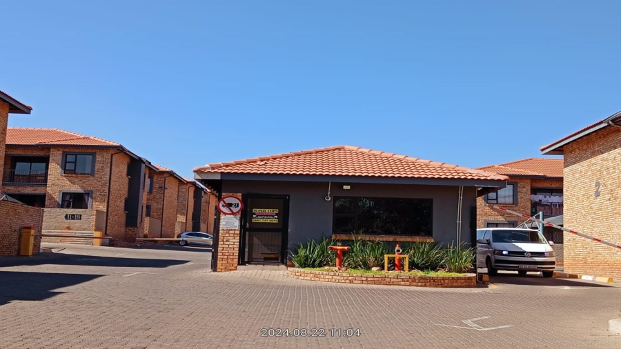 3 Bedroom Property for Sale in Cloverdene Gauteng