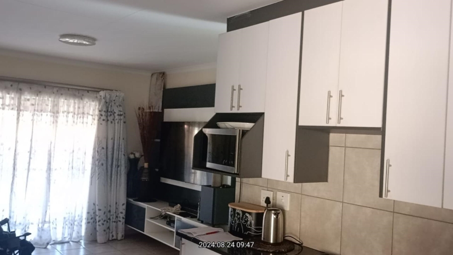 3 Bedroom Property for Sale in Cloverdene Gauteng