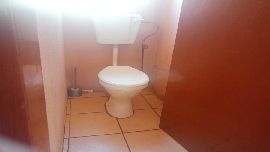 2 Bedroom Property for Sale in Cloverdene Gauteng