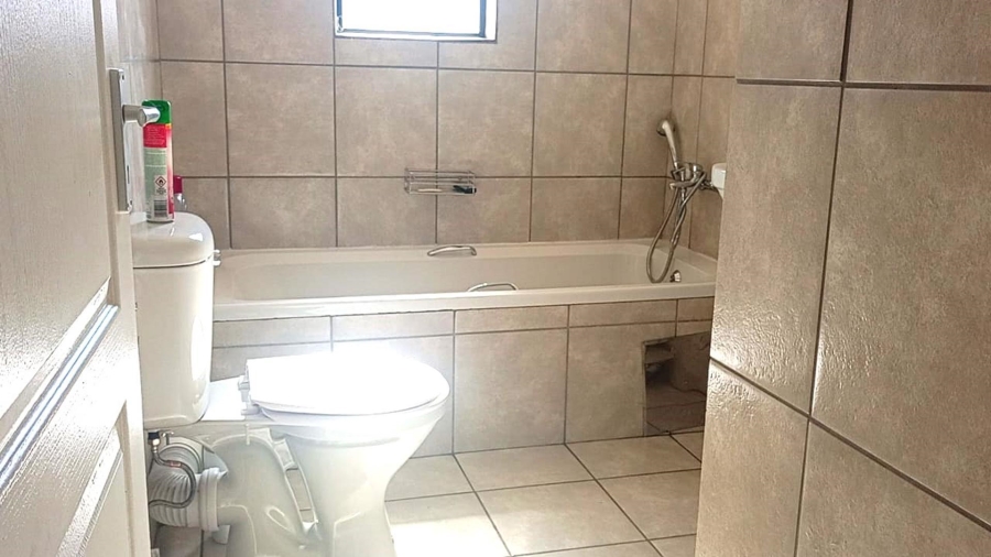 3 Bedroom Property for Sale in Crystal Park Gauteng