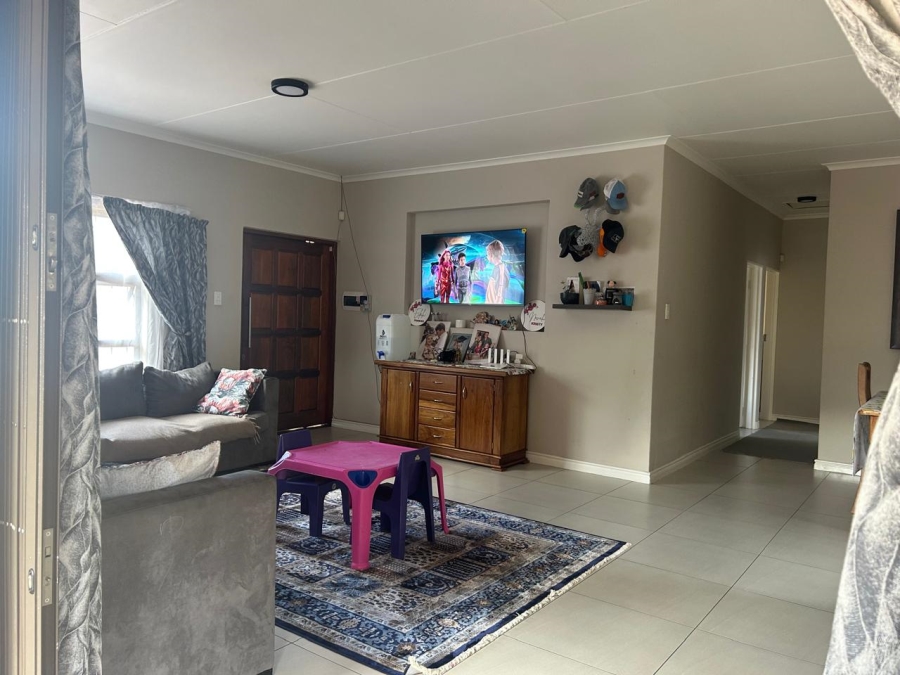 To Let 3 Bedroom Property for Rent in Waverley Gauteng