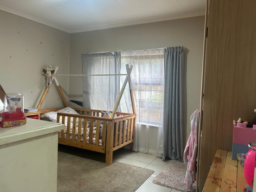 To Let 3 Bedroom Property for Rent in Waverley Gauteng