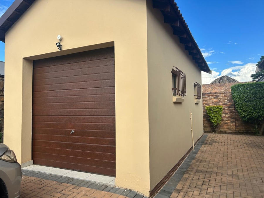 To Let 3 Bedroom Property for Rent in Waverley Gauteng