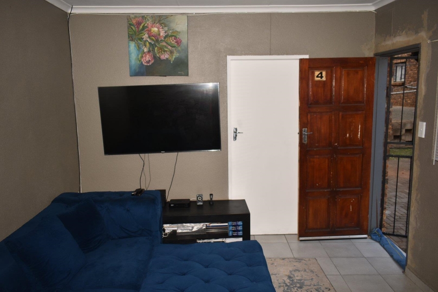 1 Bedroom Property for Sale in Philip Nel Park Gauteng