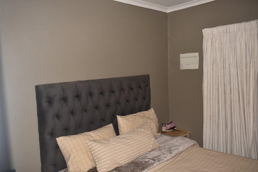 1 Bedroom Property for Sale in Philip Nel Park Gauteng