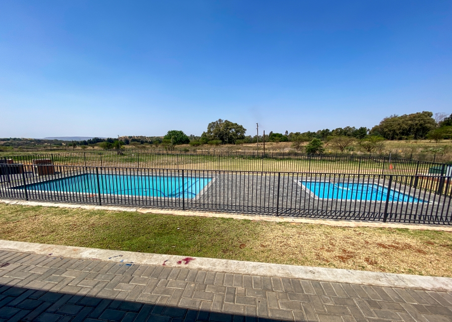 2 Bedroom Property for Sale in Lombardy Estate Gauteng