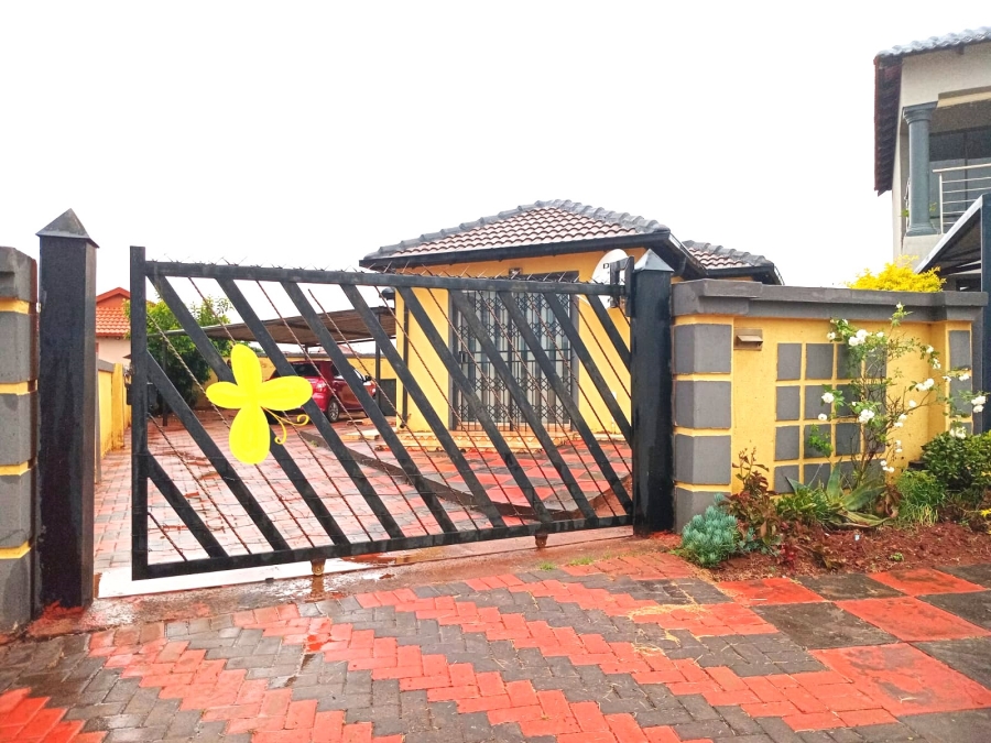 4 Bedroom Property for Sale in The Orchards Gauteng