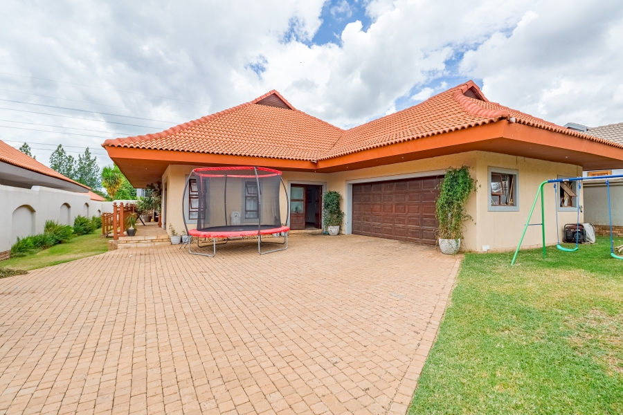 3 Bedroom Property for Sale in Wapadrand Gauteng