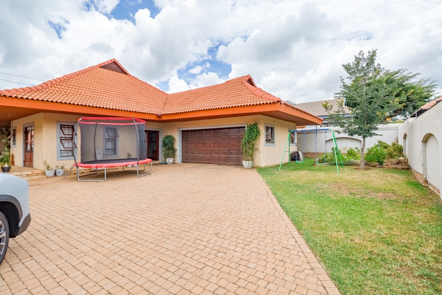 3 Bedroom Property for Sale in Wapadrand Gauteng