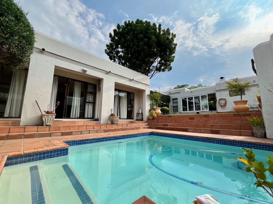 5 Bedroom Property for Sale in Moreleta Park Gauteng