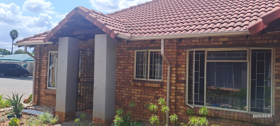 2 Bedroom Property for Sale in Rietfontein Gauteng