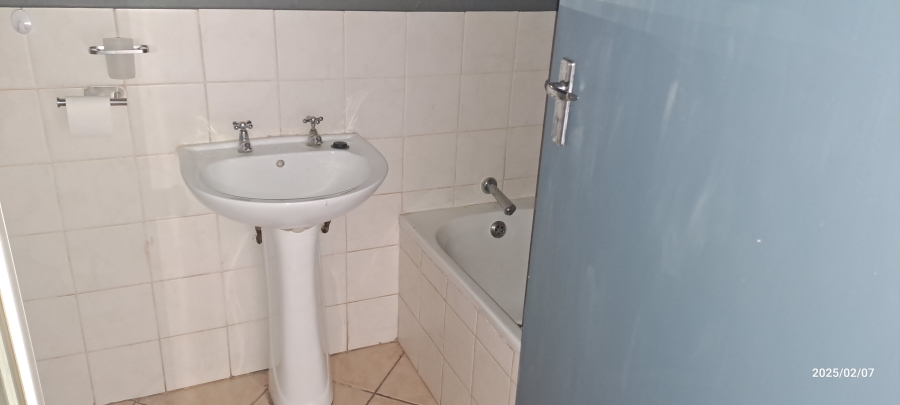 2 Bedroom Property for Sale in Rietfontein Gauteng