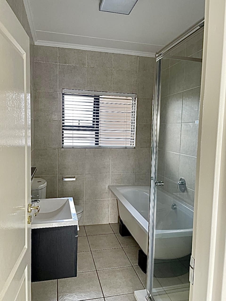 2 Bedroom Property for Sale in Linbro Park Gauteng