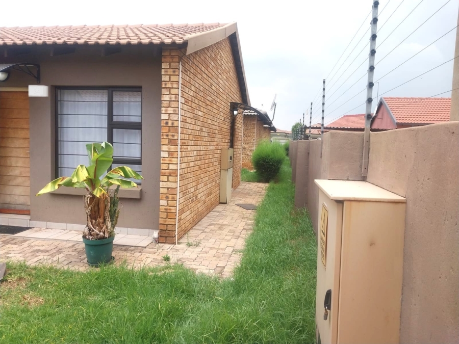 2 Bedroom Property for Sale in Dawn Park Gauteng