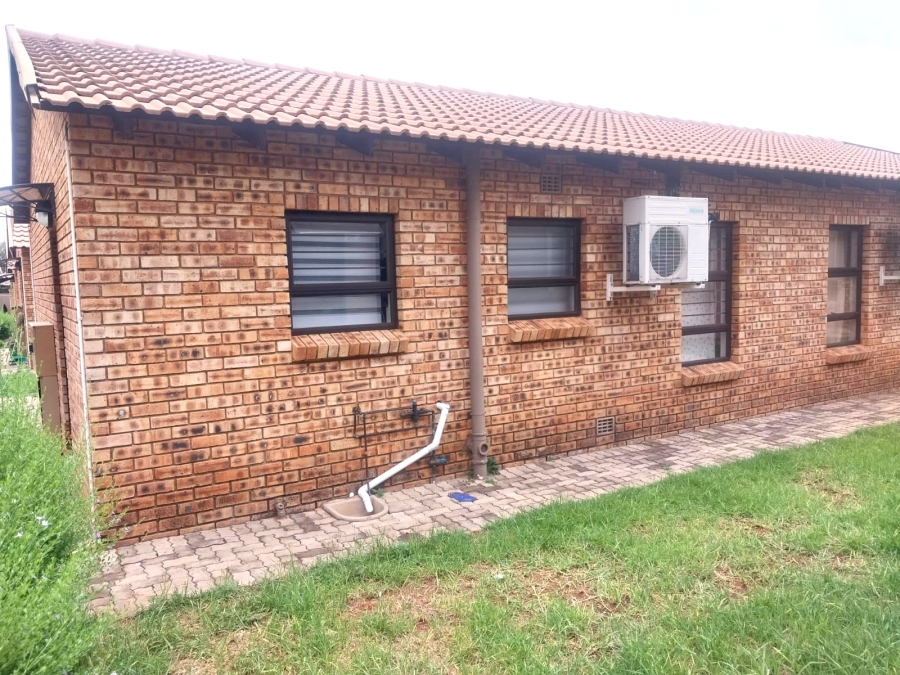 2 Bedroom Property for Sale in Dawn Park Gauteng