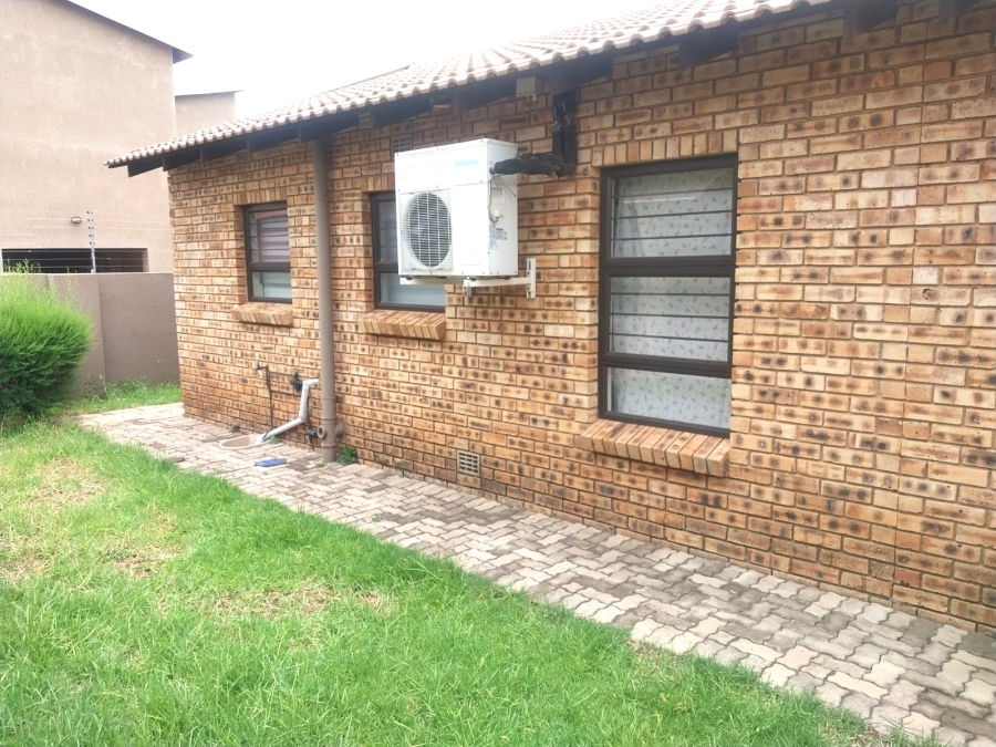 2 Bedroom Property for Sale in Dawn Park Gauteng