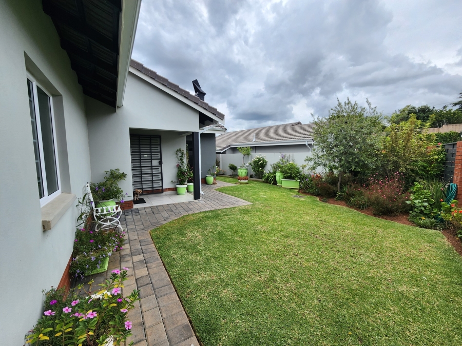 2 Bedroom Property for Sale in Waterkloof Marina Retirement Estate Gauteng