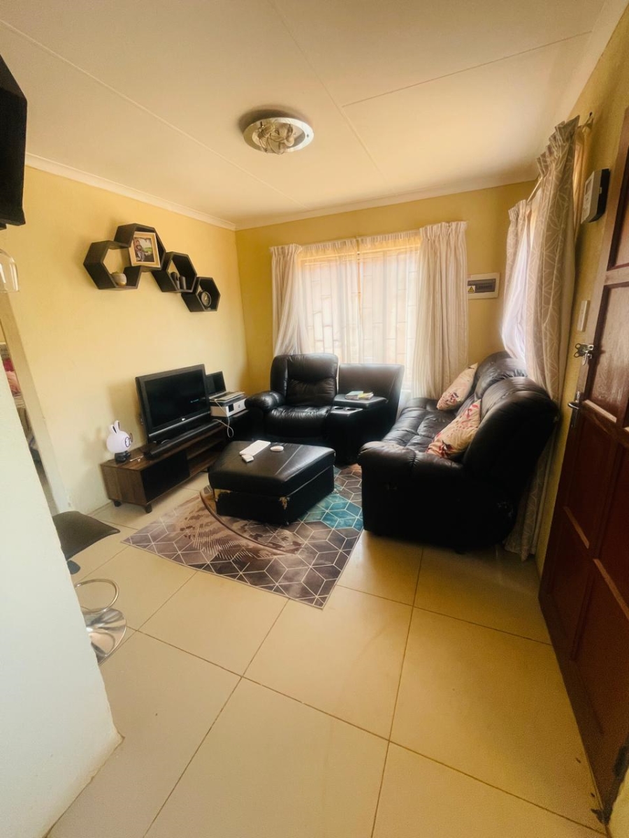 To Let 2 Bedroom Property for Rent in Soshanguve VV Gauteng