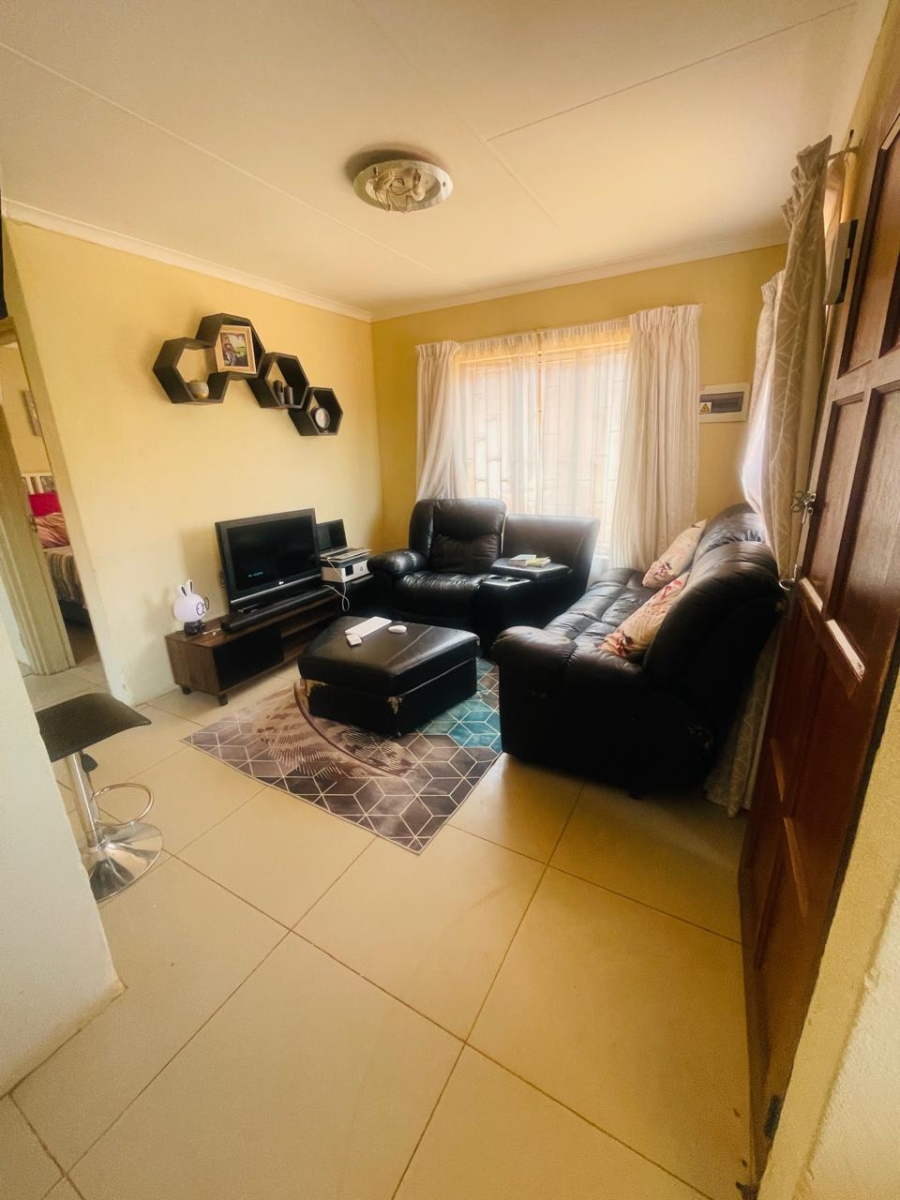 To Let 2 Bedroom Property for Rent in Soshanguve VV Gauteng