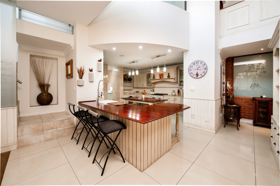 5 Bedroom Property for Sale in Southdowns Estate Gauteng