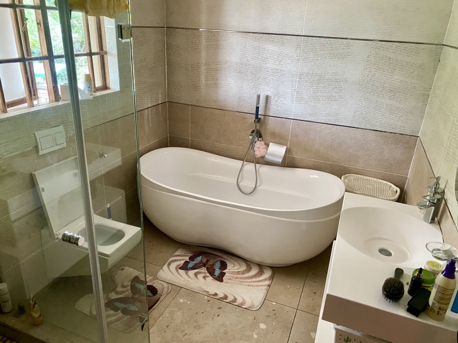 6 Bedroom Property for Sale in Edenburg Gauteng