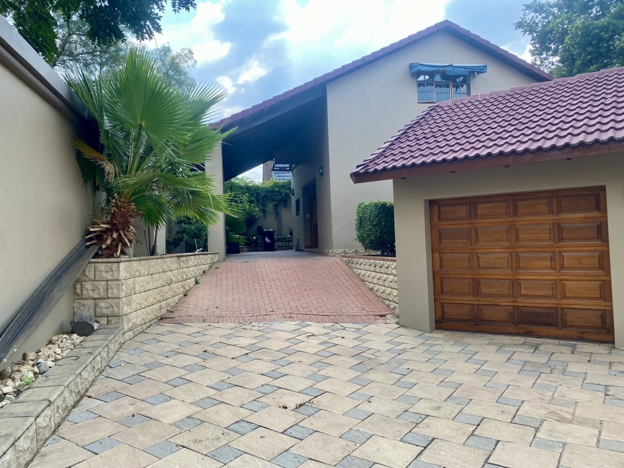 6 Bedroom Property for Sale in Edenburg Gauteng