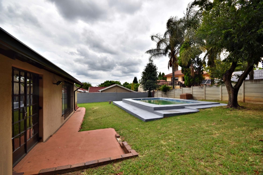 4 Bedroom Property for Sale in Bromhof Gauteng