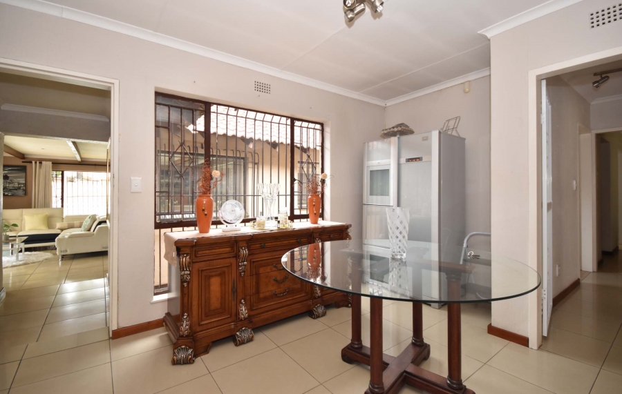 4 Bedroom Property for Sale in Bromhof Gauteng