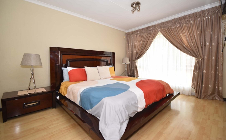 4 Bedroom Property for Sale in Bromhof Gauteng