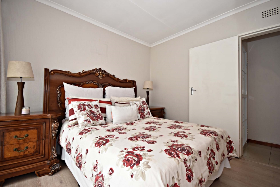 4 Bedroom Property for Sale in Bromhof Gauteng